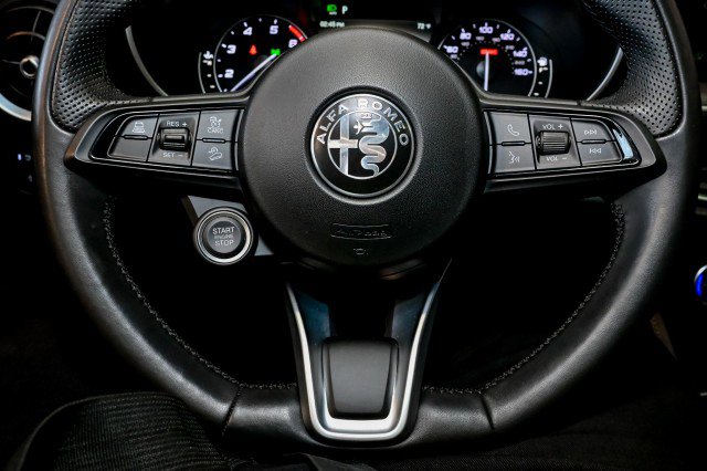 Used 2022 Alfa Romeo Stelvio Ti image 33