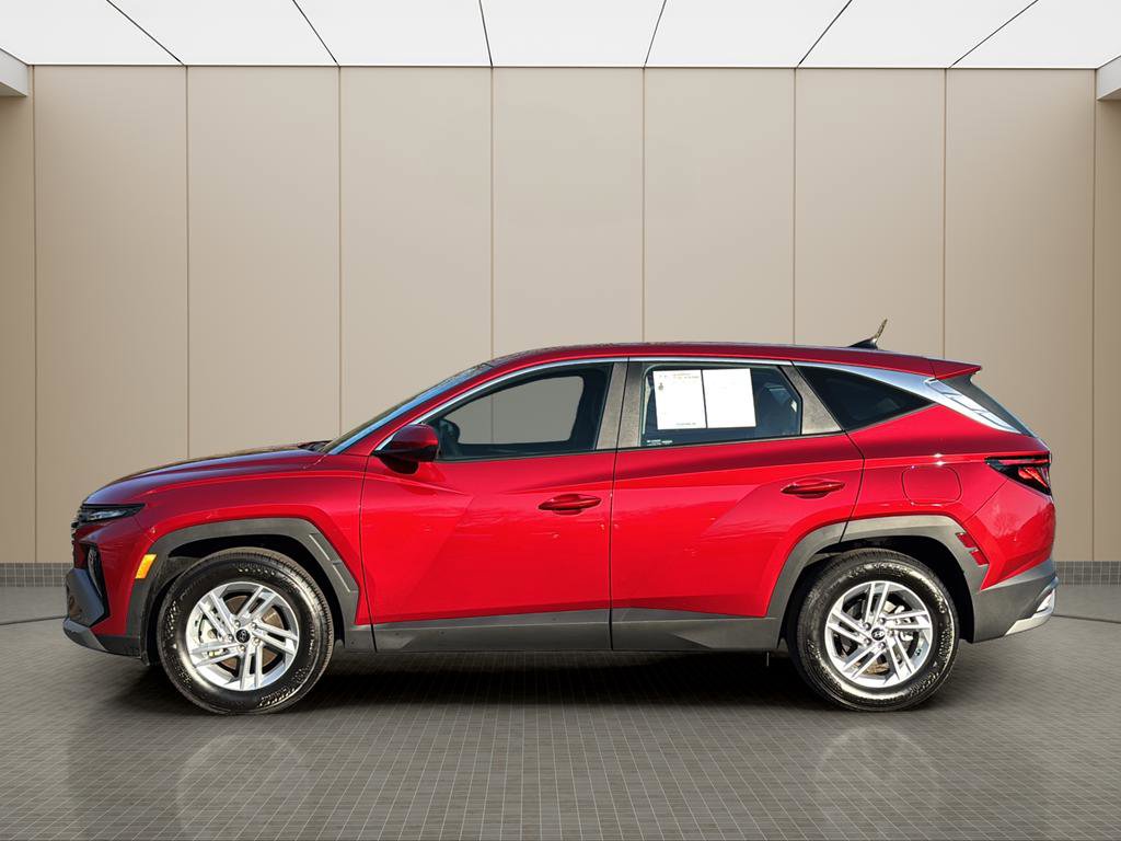Certified 2025 Hyundai Tucson SE FWD image 2