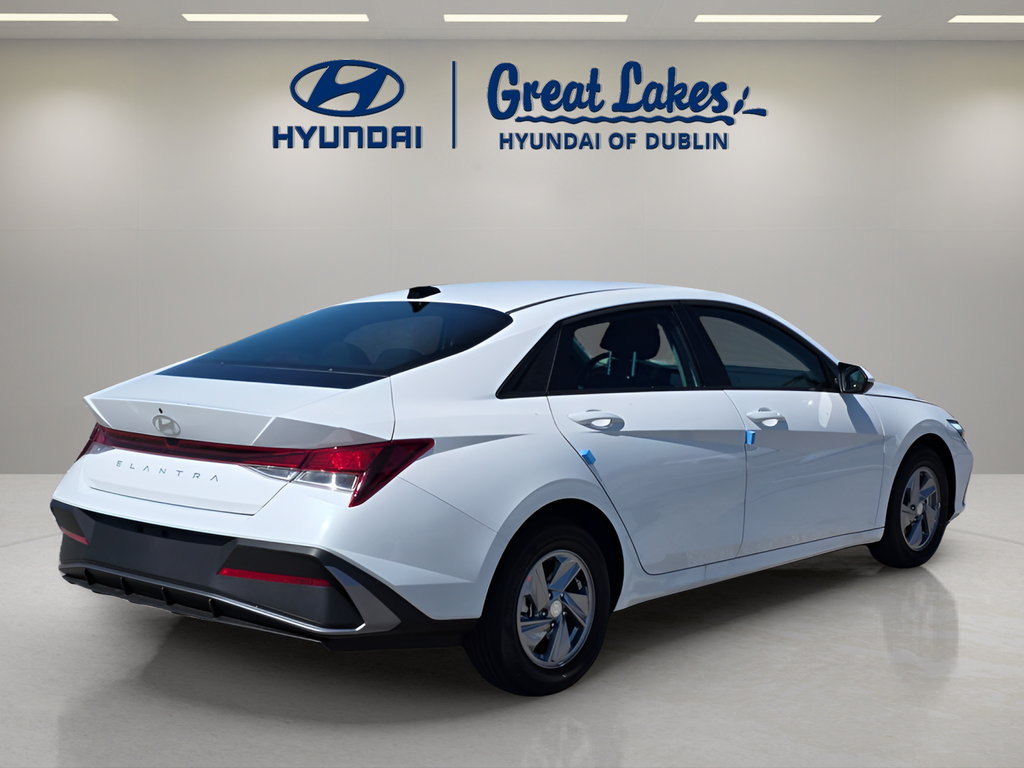 New 2026 Hyundai Elantra SE FWD image 5