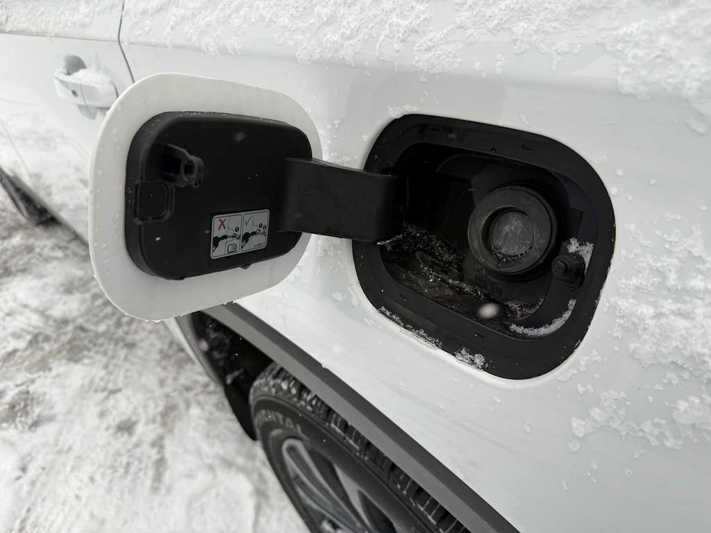 Used 2023 Chevrolet Traverse RS image 25