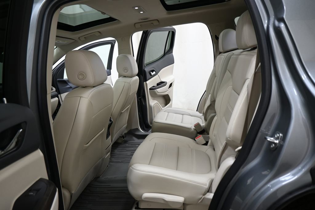 Used 2023 GMC Acadia Denali w/ Denali Technology Package image 18