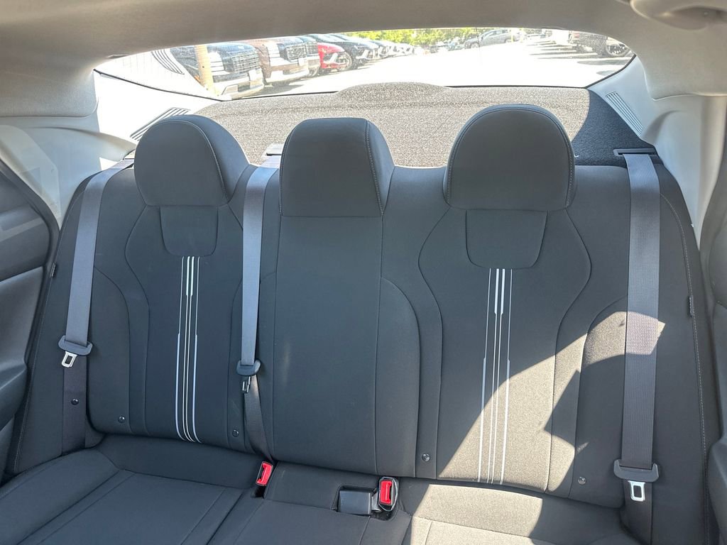 Certified 2025 Hyundai Elantra Hybrid FWD image 19