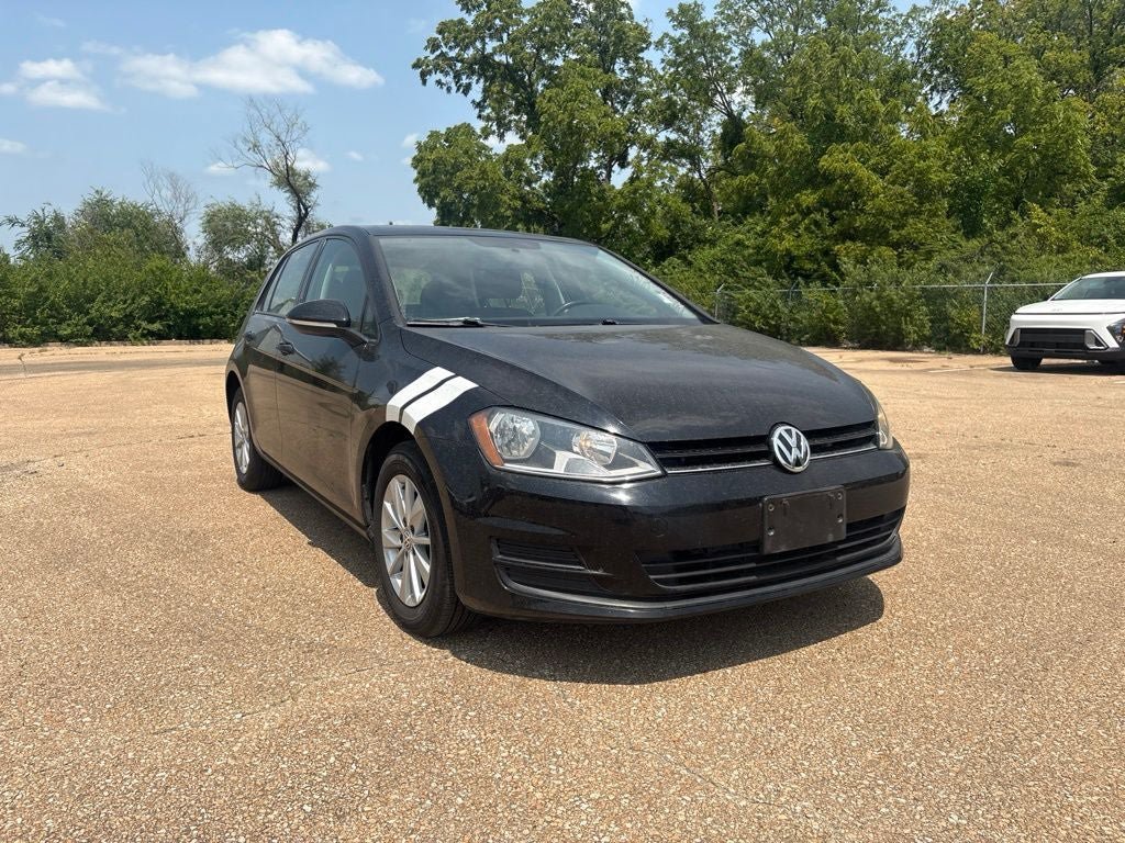 Used 2016 Volkswagen Golf S FWD image 3