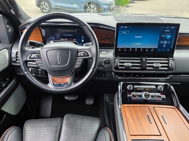 Used 2022 Lincoln Navigator Black Label AWD/4WD image 13