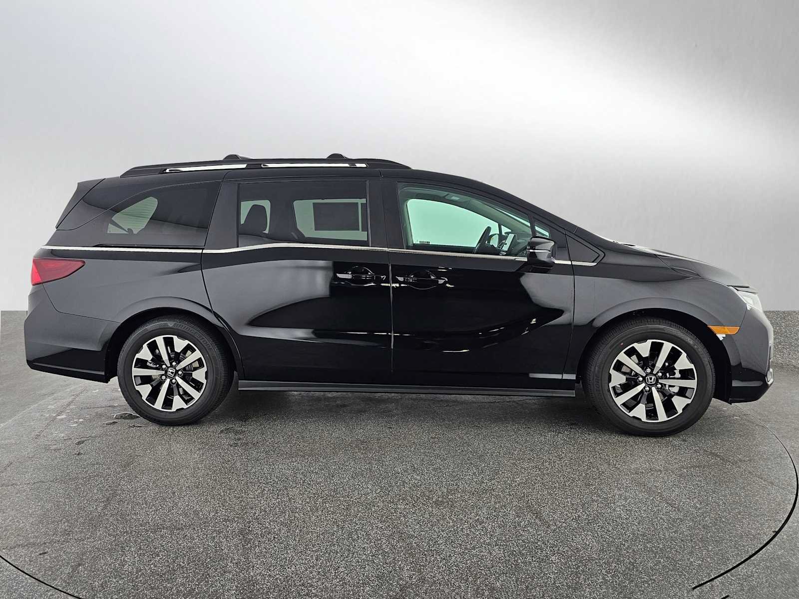 New 2026 Honda Odyssey EX-L image 2