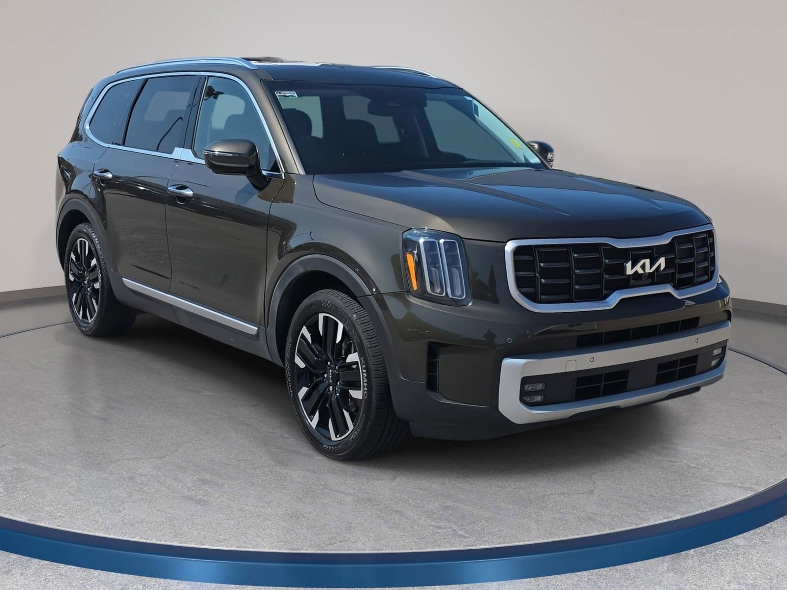 Used 2024 Kia Telluride SX w/ Towing Package AWD/4WD image 3