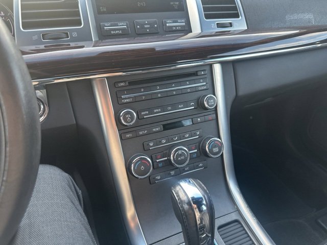 Used 2011 Lincoln MKS image 31