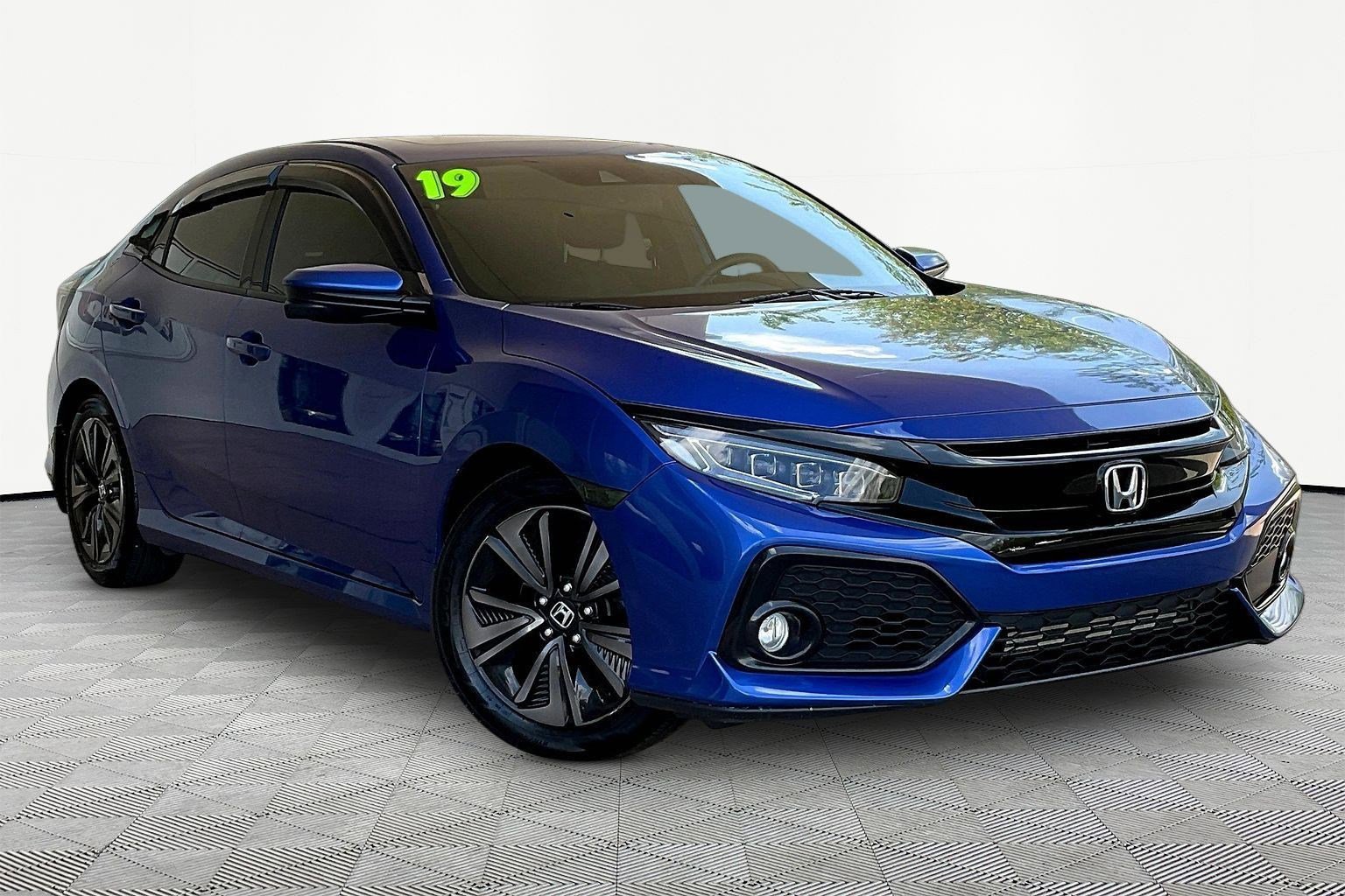Used 2019 Honda Civic EX image 3
