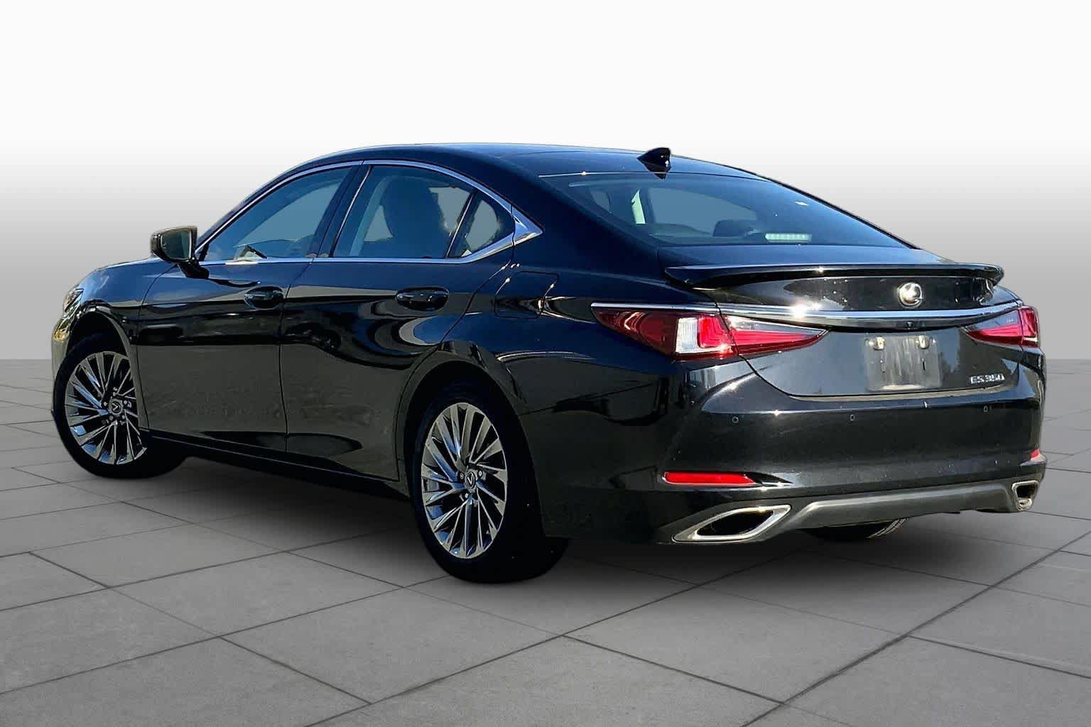 Used 2024 Lexus ES 350 Ultra Luxury w/ Accessory Package (Z2) FWD image 12