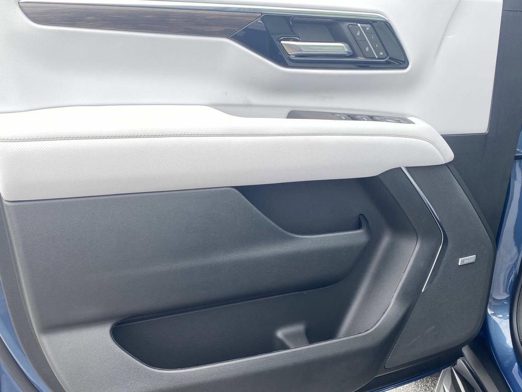 New 2026 Chevrolet Suburban Premier w/ Sun And Tow Package image 17