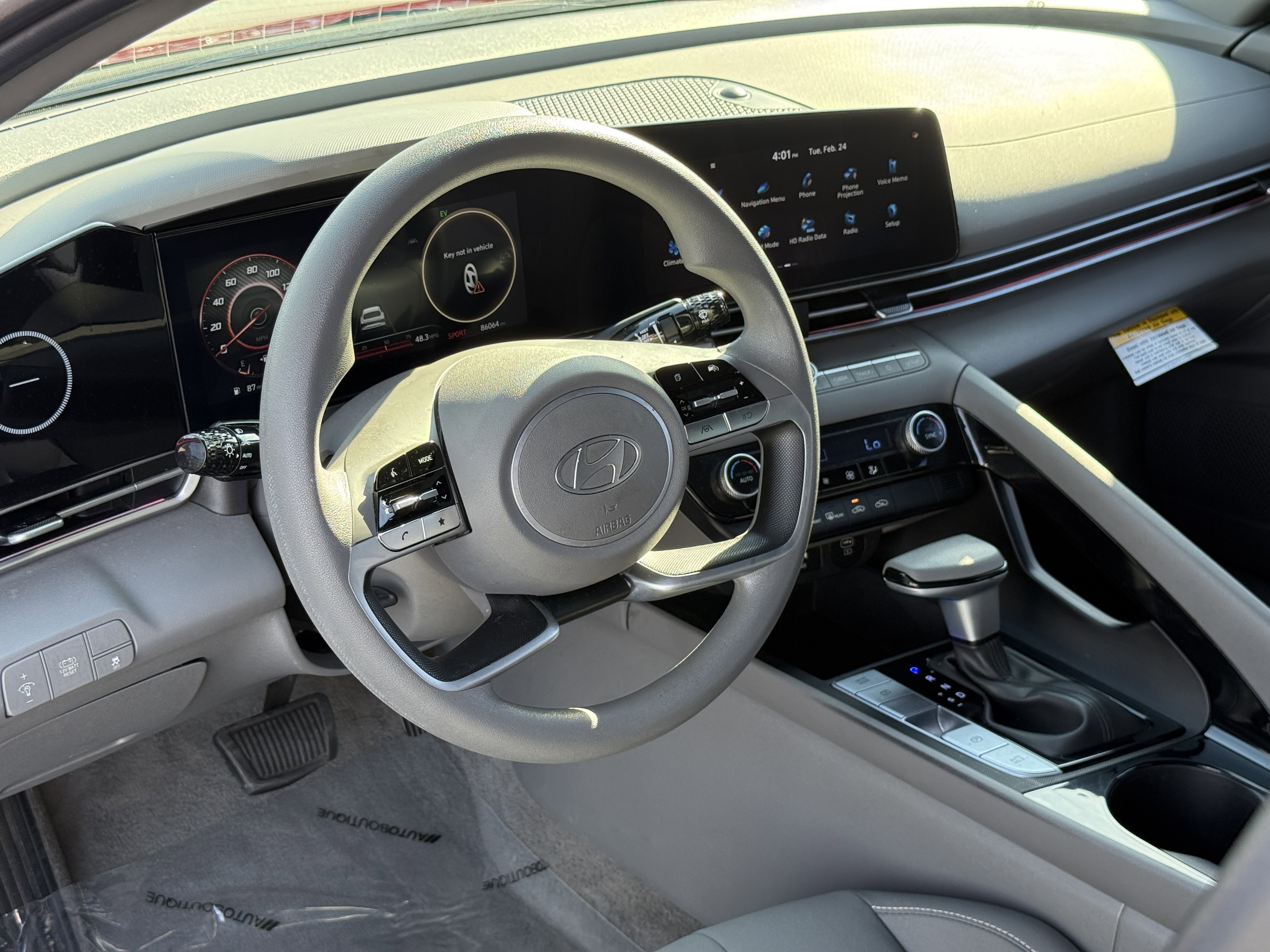 Used 2024 Hyundai Elantra Blue FWD image 14