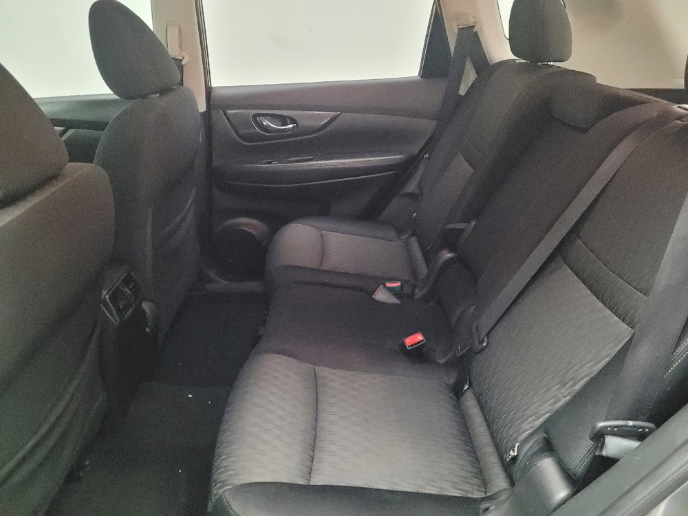 Used 2017 Nissan Rogue S image 18