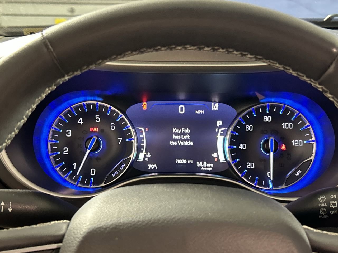 Used 2023 Chrysler Pacifica Touring-L image 14