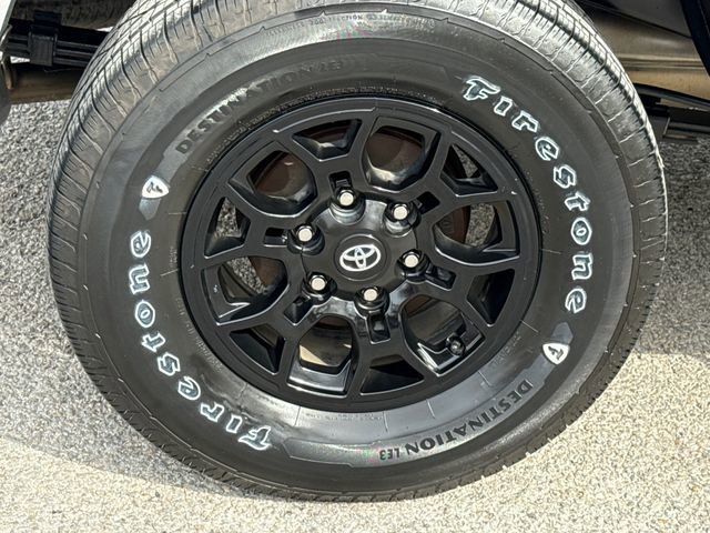 Used 2022 Toyota Tacoma SR5 image 10