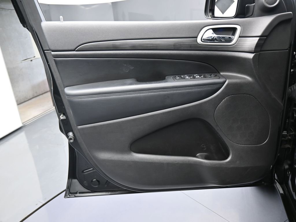 Used 2021 Jeep Grand Cherokee Laredo X RWD image 13