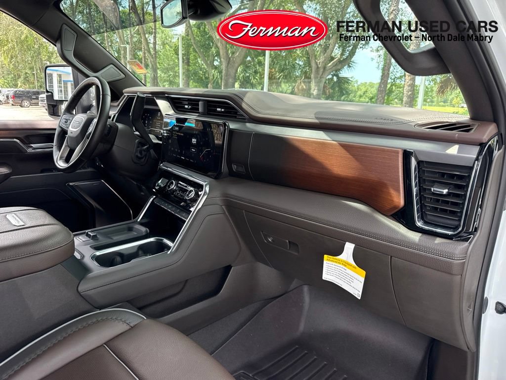 Used 2024 GMC Sierra 2500 Denali AWD/4WD image 11