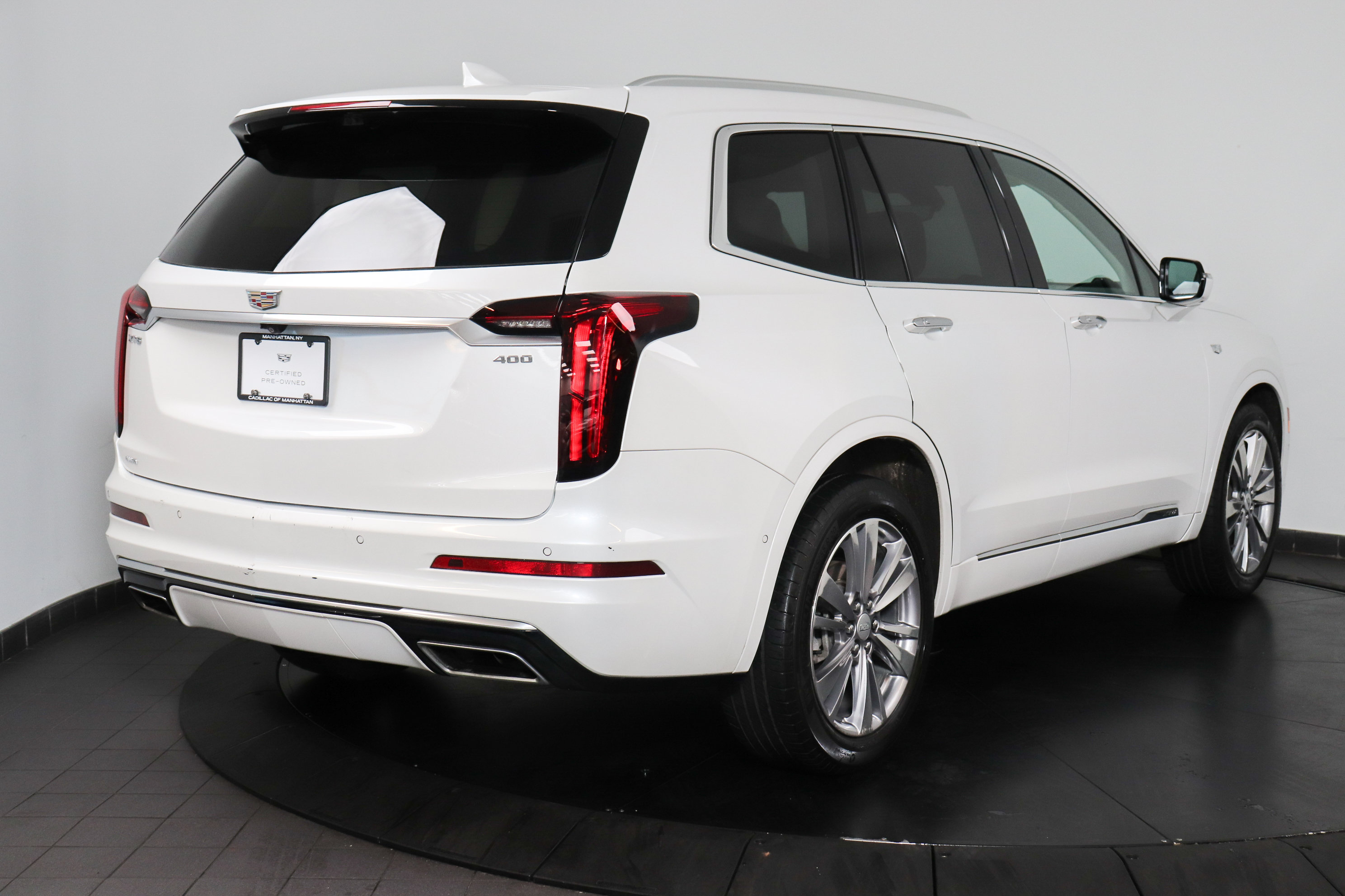 Used 2024 Cadillac XT6 Premium Luxury w/ Technology Package AWD/4WD image 6