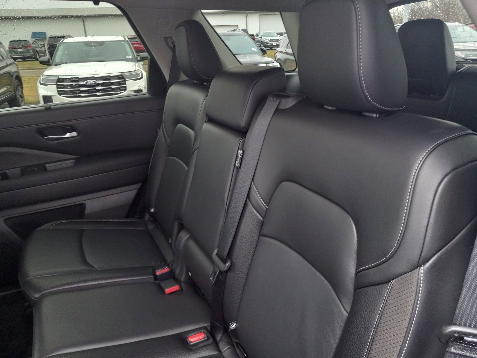 Used 2025 Nissan Pathfinder SL AWD/4WD image 14