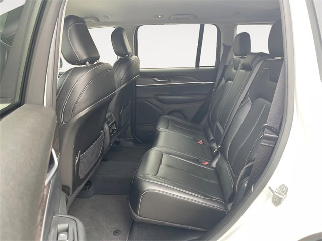 Used 2023 Jeep Grand Cherokee Limited image 13