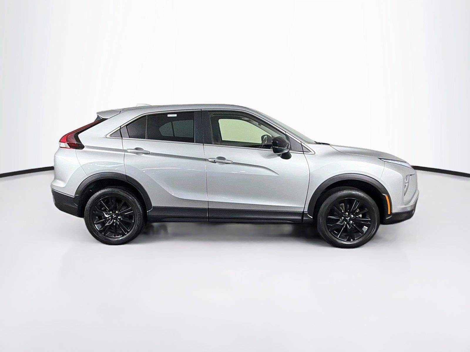 Used 2024 Mitsubishi Eclipse Cross LE AWD/4WD image 12