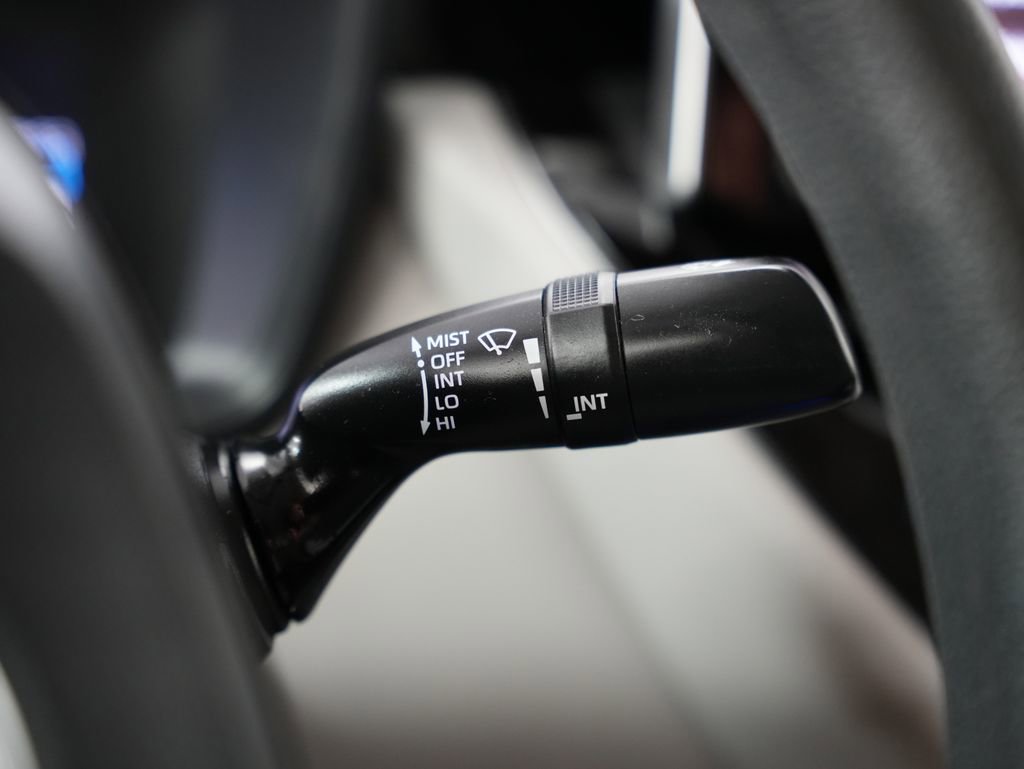 Used 2020 Toyota Corolla LE image 15