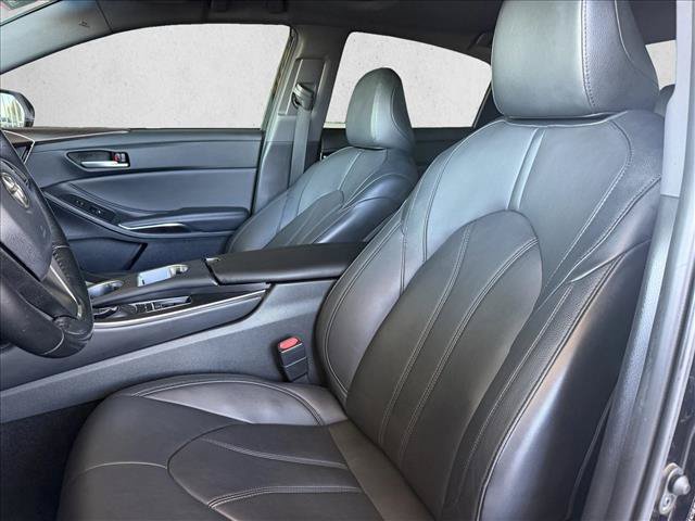 Used 2019 Toyota Avalon XLE w/ Moonroof Package FWD image 9