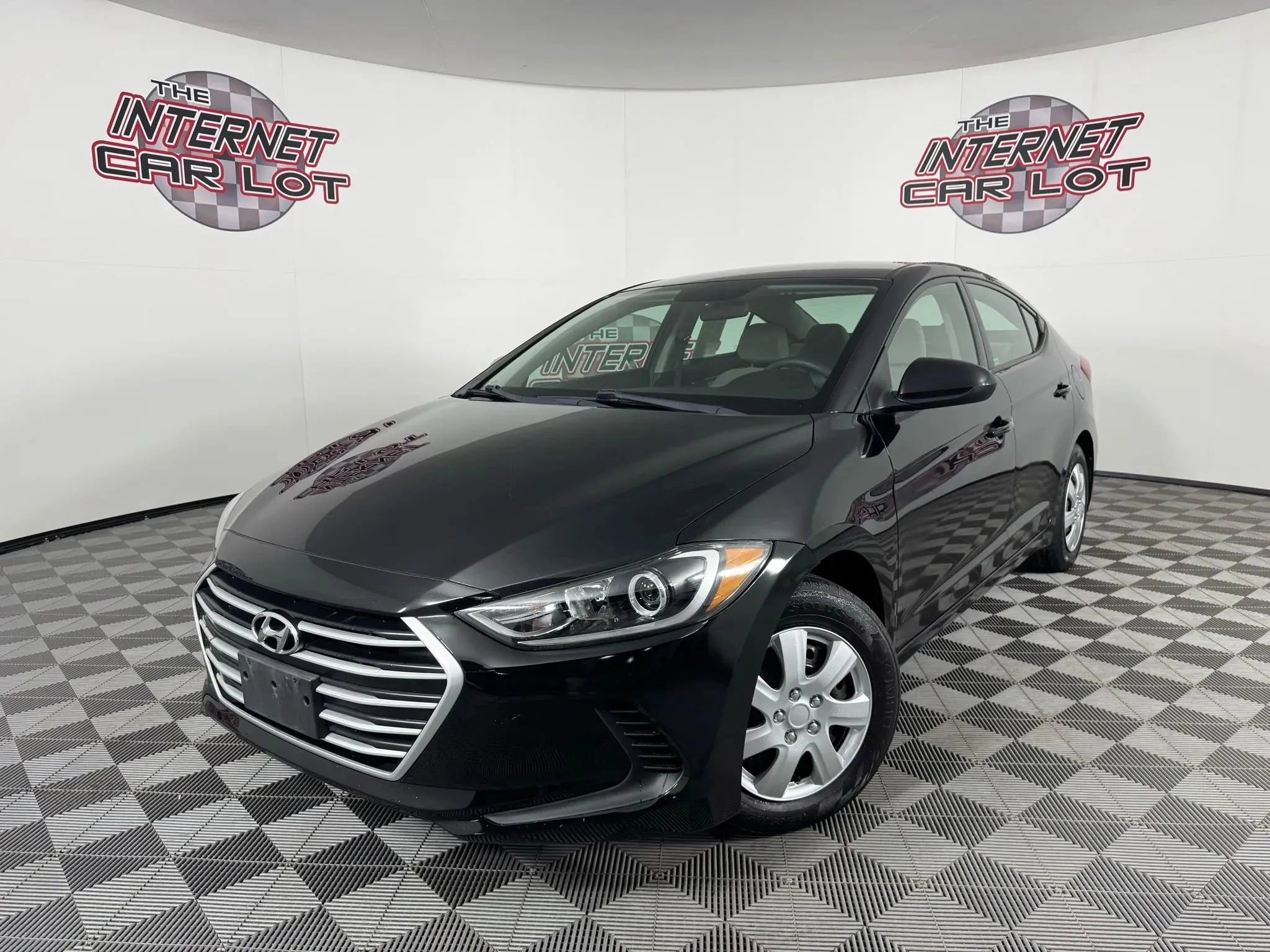 Used 2018 Hyundai Elantra SE w/ Cargo Package FWD image 1