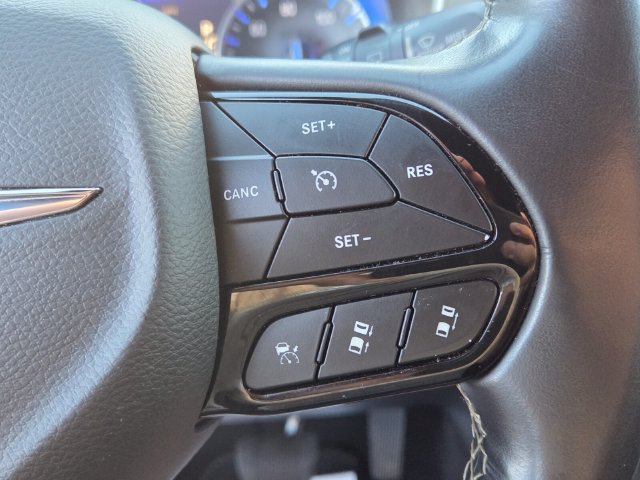 Used 2021 Chrysler Pacifica Touring w/ S Appearance Package FWD image 28