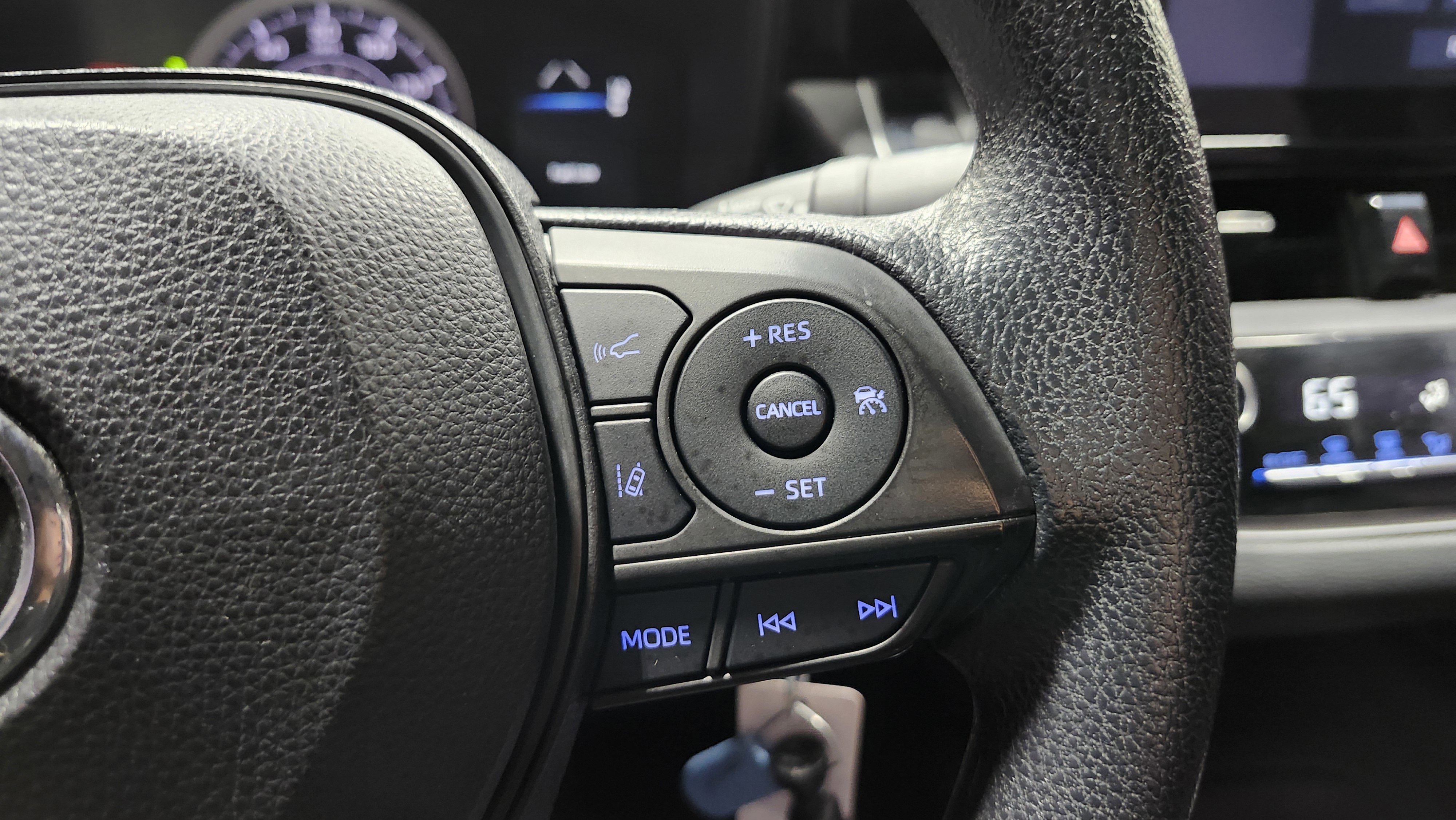 Used 2022 Toyota Corolla LE image 29