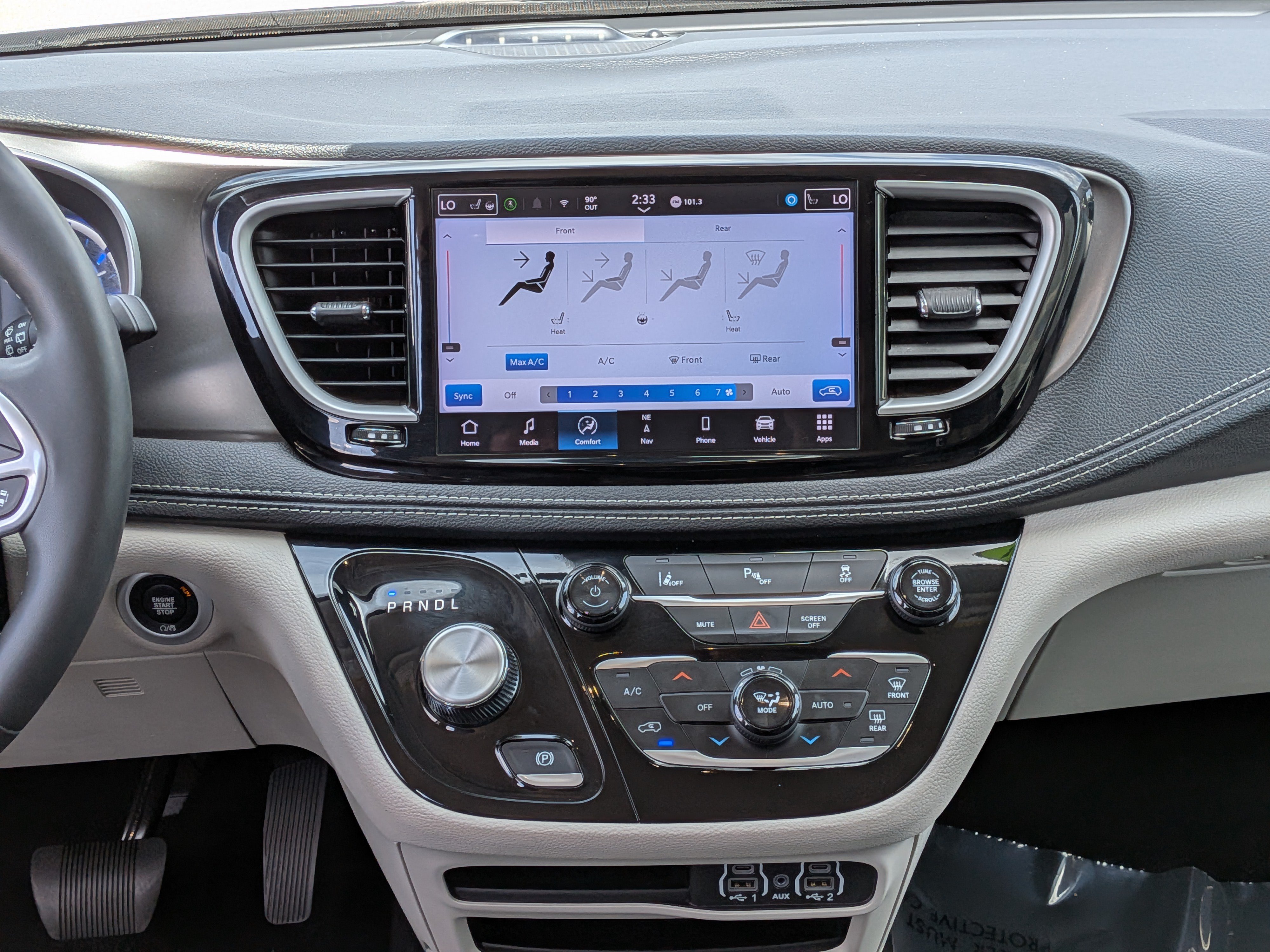 Used 2024 Chrysler Pacifica Limited FWD image 21
