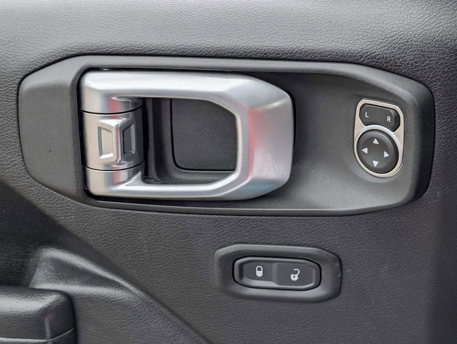 Used 2020 Jeep Wrangler Unlimited Sport S w/ Sun And Sound Package image 26