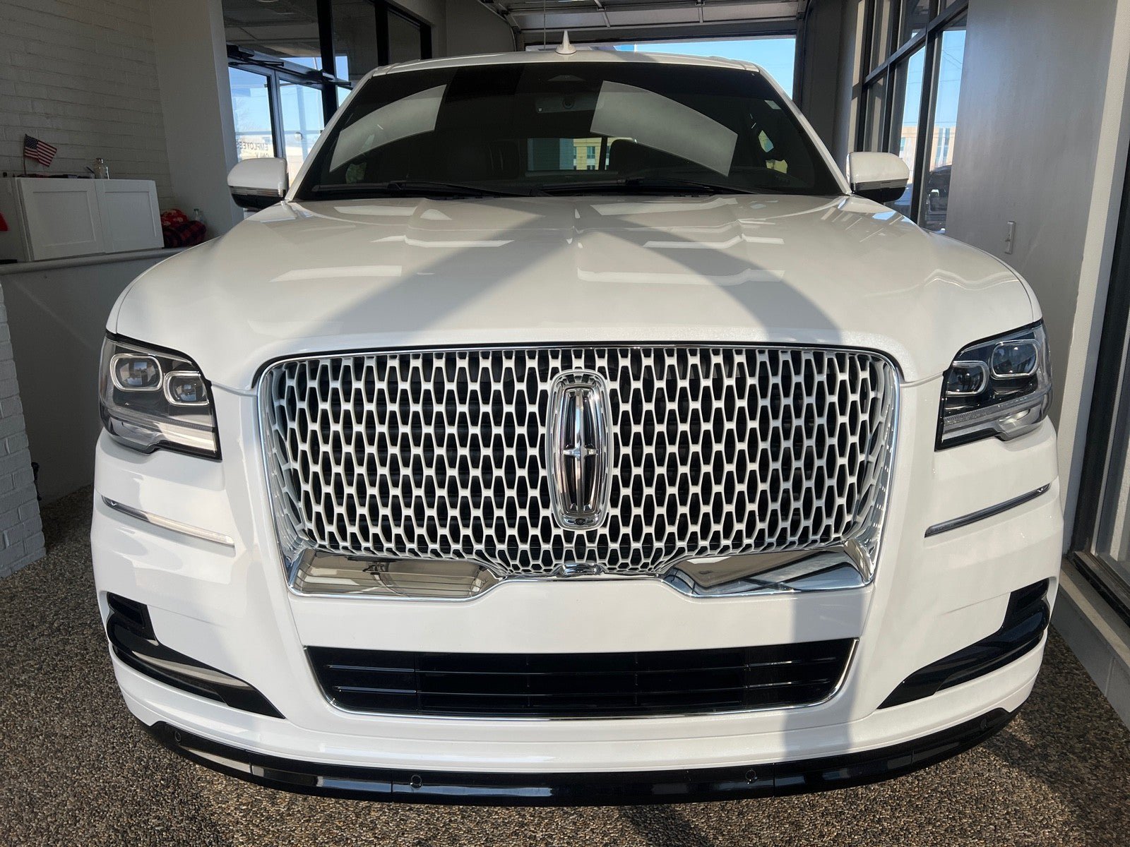 Used 2024 Lincoln Navigator Reserve AWD/4WD image 6
