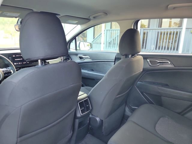 Used 2025 Kia Sportage LX FWD image 27