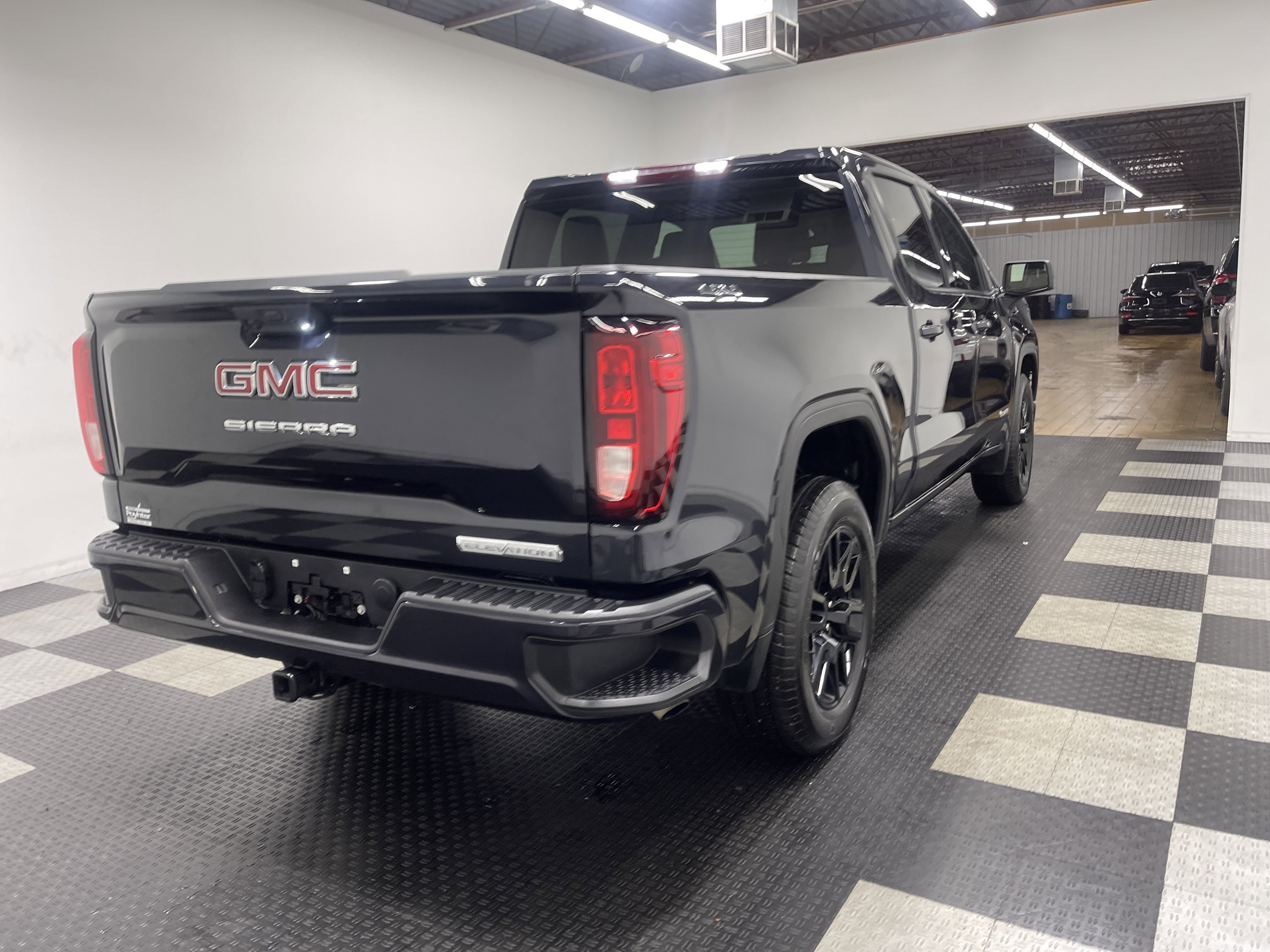 Used 2025 GMC Sierra 1500 Elevation image 5