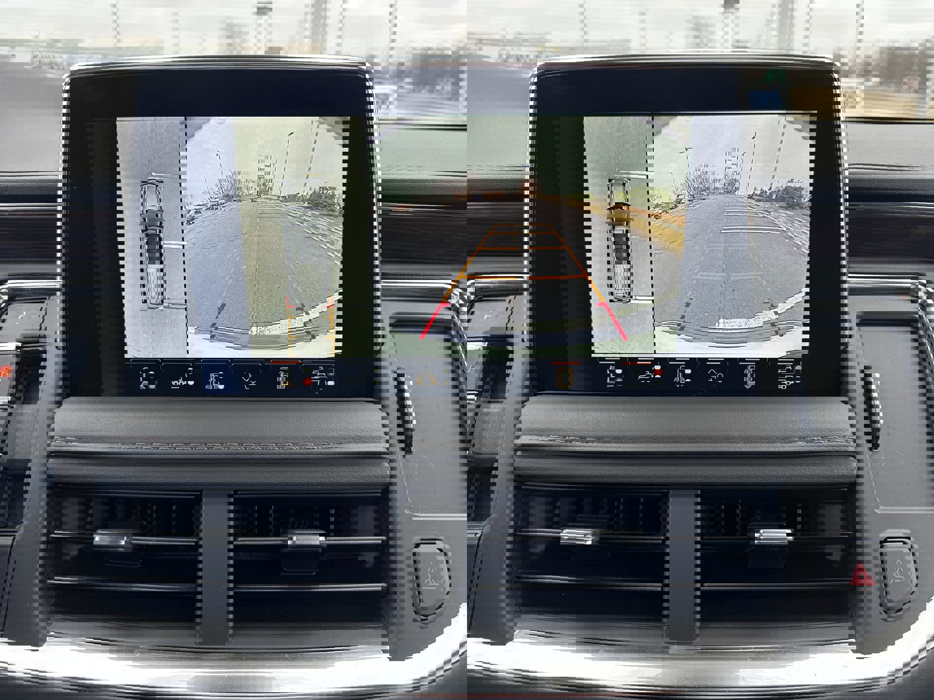 Used 2024 Chevrolet Tahoe High Country w/ Advanced Technology Package image 17