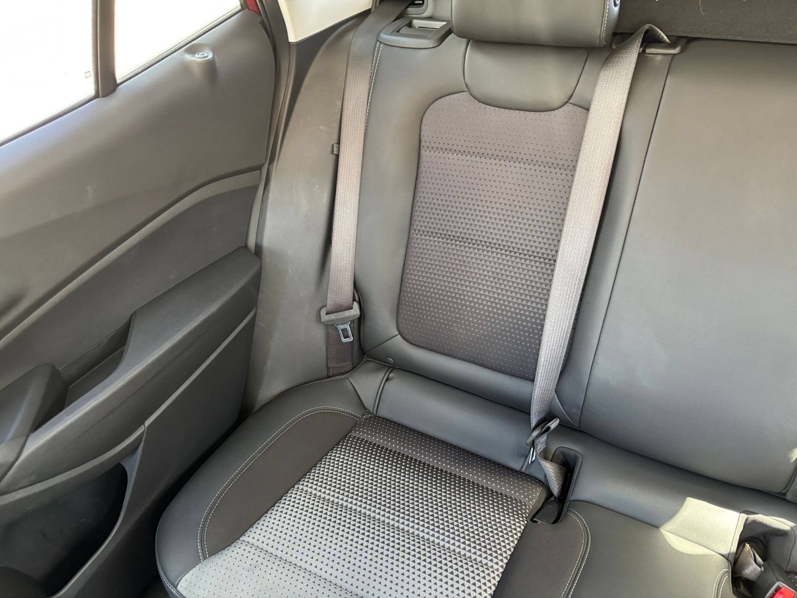 Used 2025 Chevrolet Trax LT FWD image 38