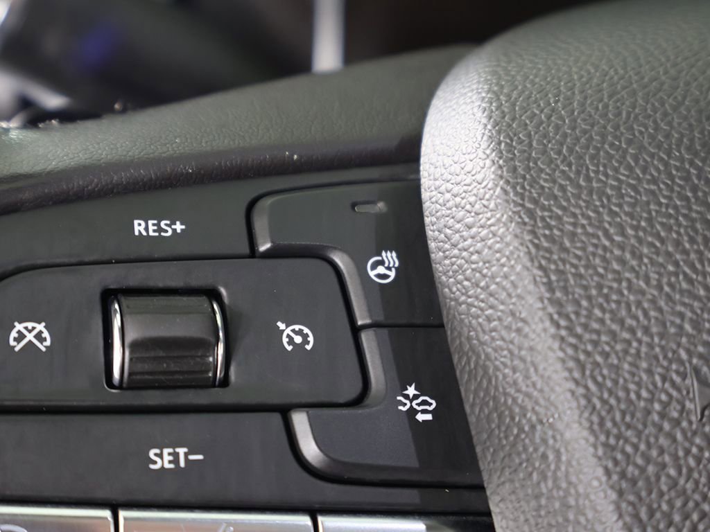 Used 2023 Cadillac XT4 Luxury w/ Cold Weather Package image 47