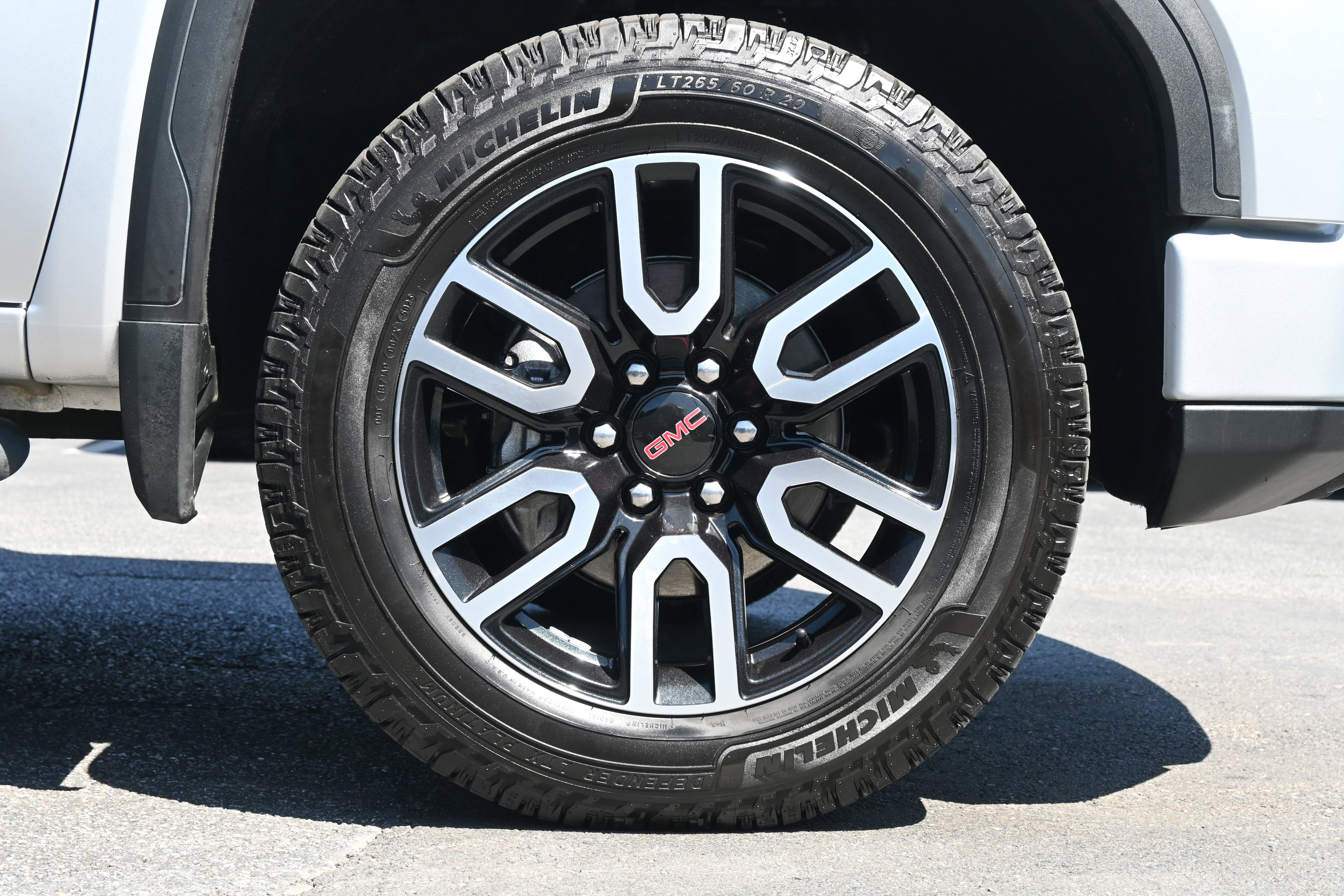Used 2022 GMC Sierra 1500 AT4 w/ AT4 Preferred Package AWD/4WD image 15