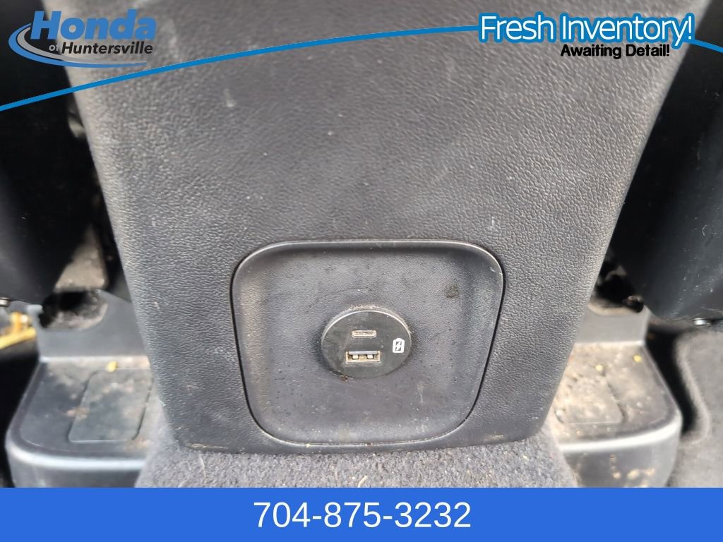 Used 2021 Ford Escape SE w/ SE Sport Appearance Package image 19