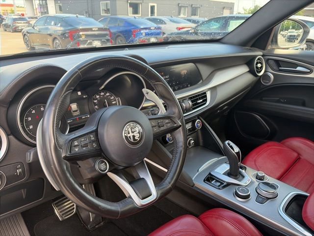 Used 2022 Alfa Romeo Stelvio Veloce AWD/4WD image 8