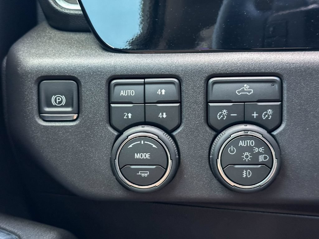 Used 2026 Chevrolet Silverado 1500 LT Trail Boss w/ Convenience Package II AWD/4WD image 35