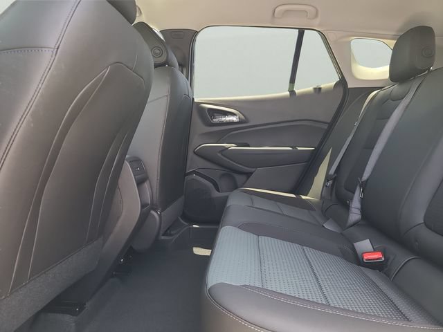 New 2026 Chevrolet Trax LT w/ Midnight Edition FWD image 10