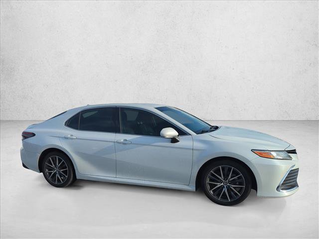 Used 2022 Toyota Camry XLE FWD image 5