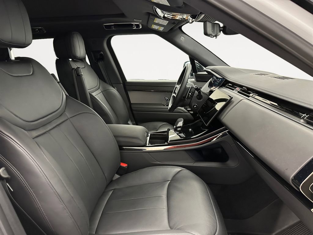 Used 2025 Land Rover Range Rover Sport Dynamic SE image 15