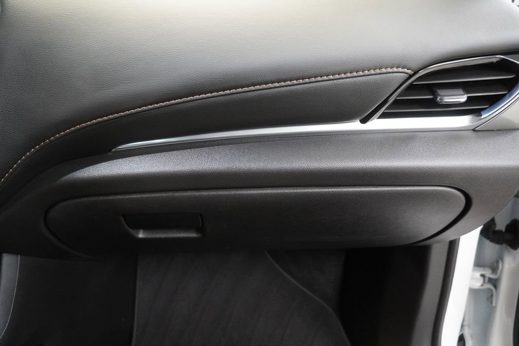 Used 2021 Chevrolet Traverse LT image 40