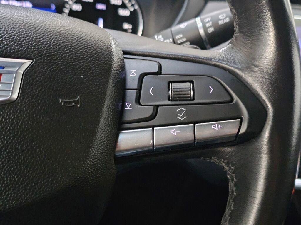 Used 2020 Cadillac XT4 Premium Luxury image 29