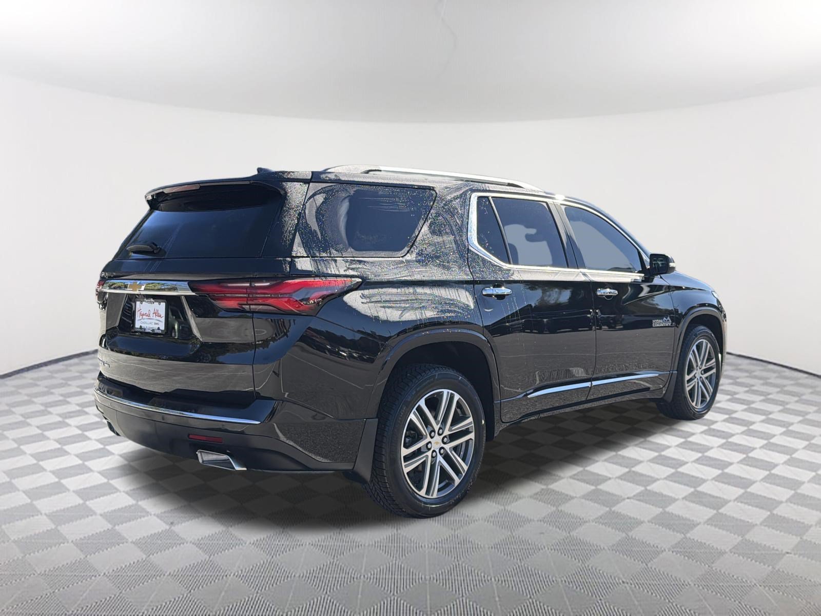 Used 2023 Chevrolet Traverse High Country AWD/4WD image 6
