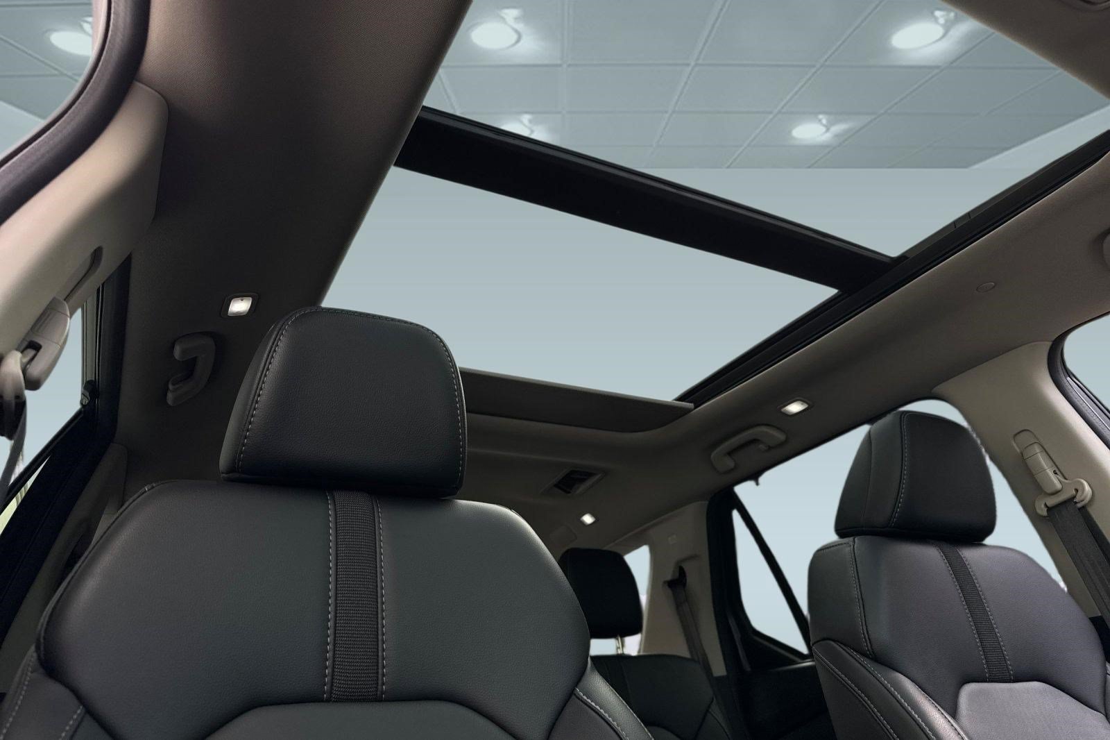 Certified 2024 Honda Pilot Touring image 24