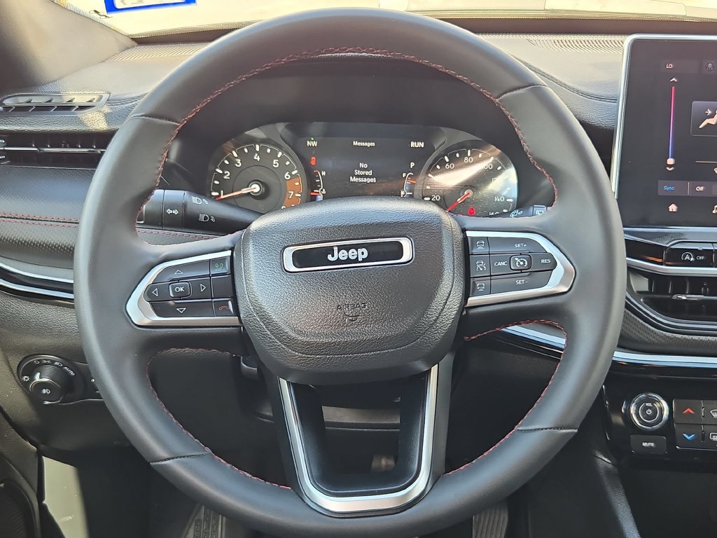 Used 2025 Jeep Compass Trailhawk AWD/4WD image 22
