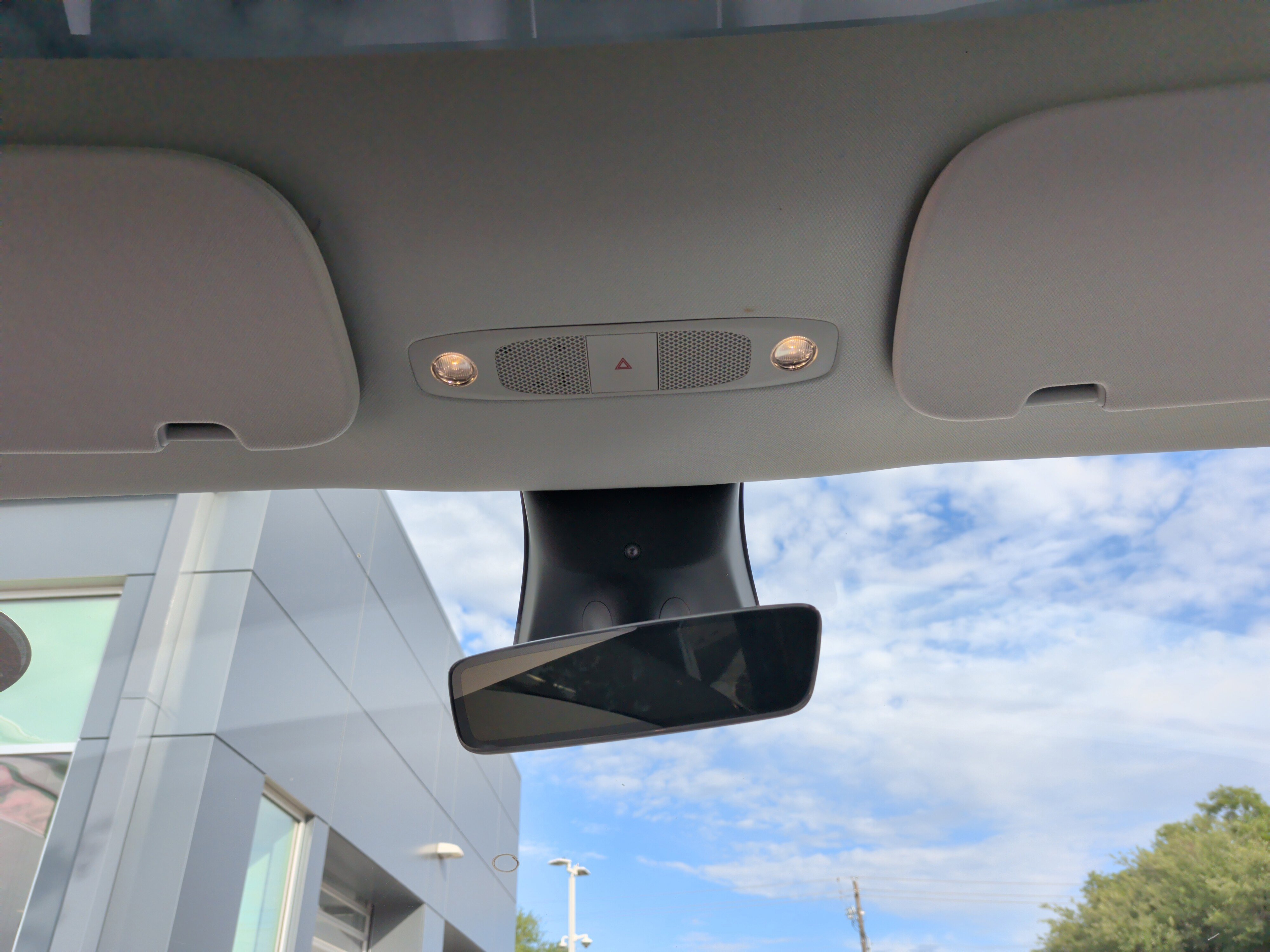 Used 2022 Tesla Model Y Long Range image 24